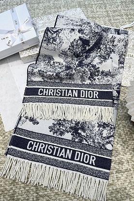 Шарф Toile de Jouy Sauvage premium 140x140 см