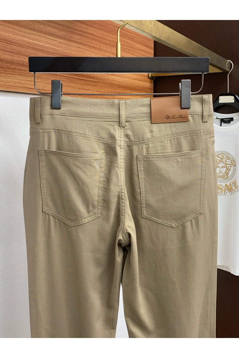 Loro Piana Джинсы бежевого цвета Premium