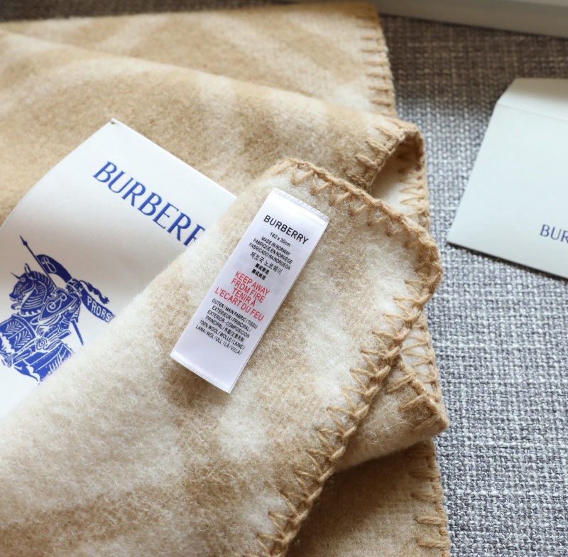 Burberry Шарф Check premium 182x30 см - Beige