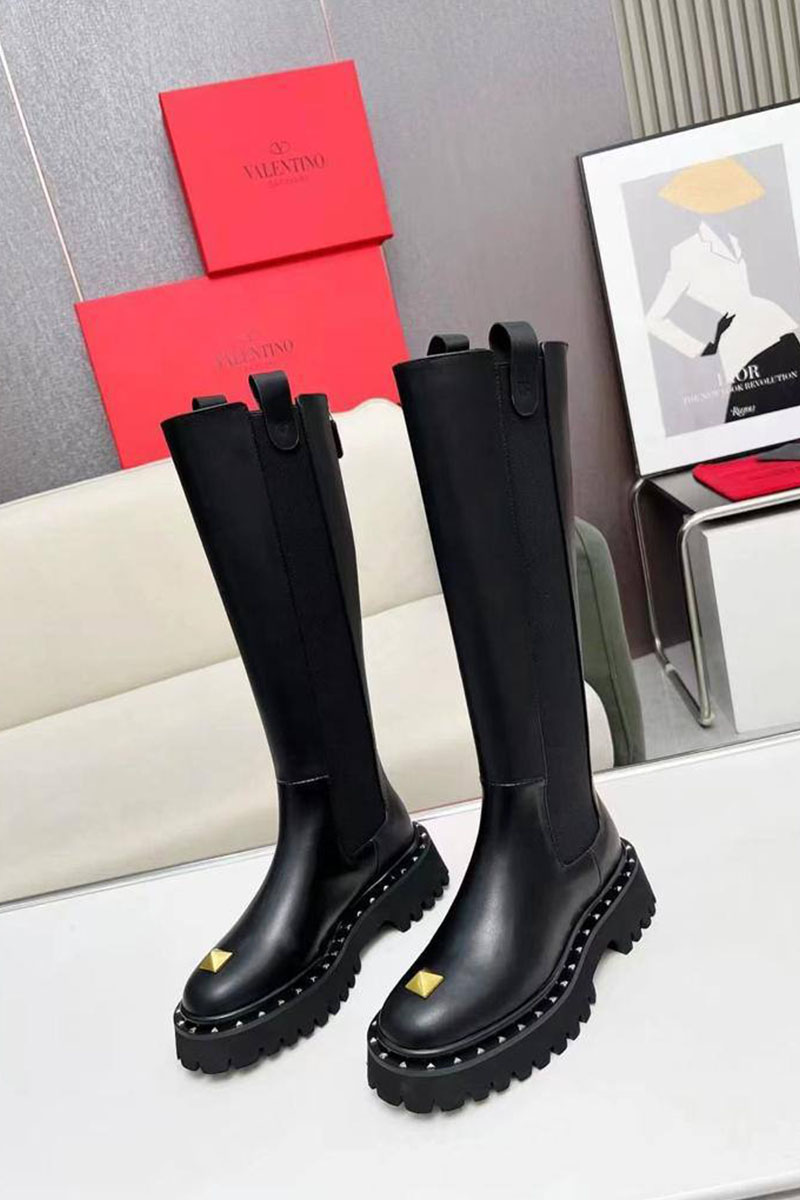 Valentino Женские кожаные сапоги с матовым эффектом 