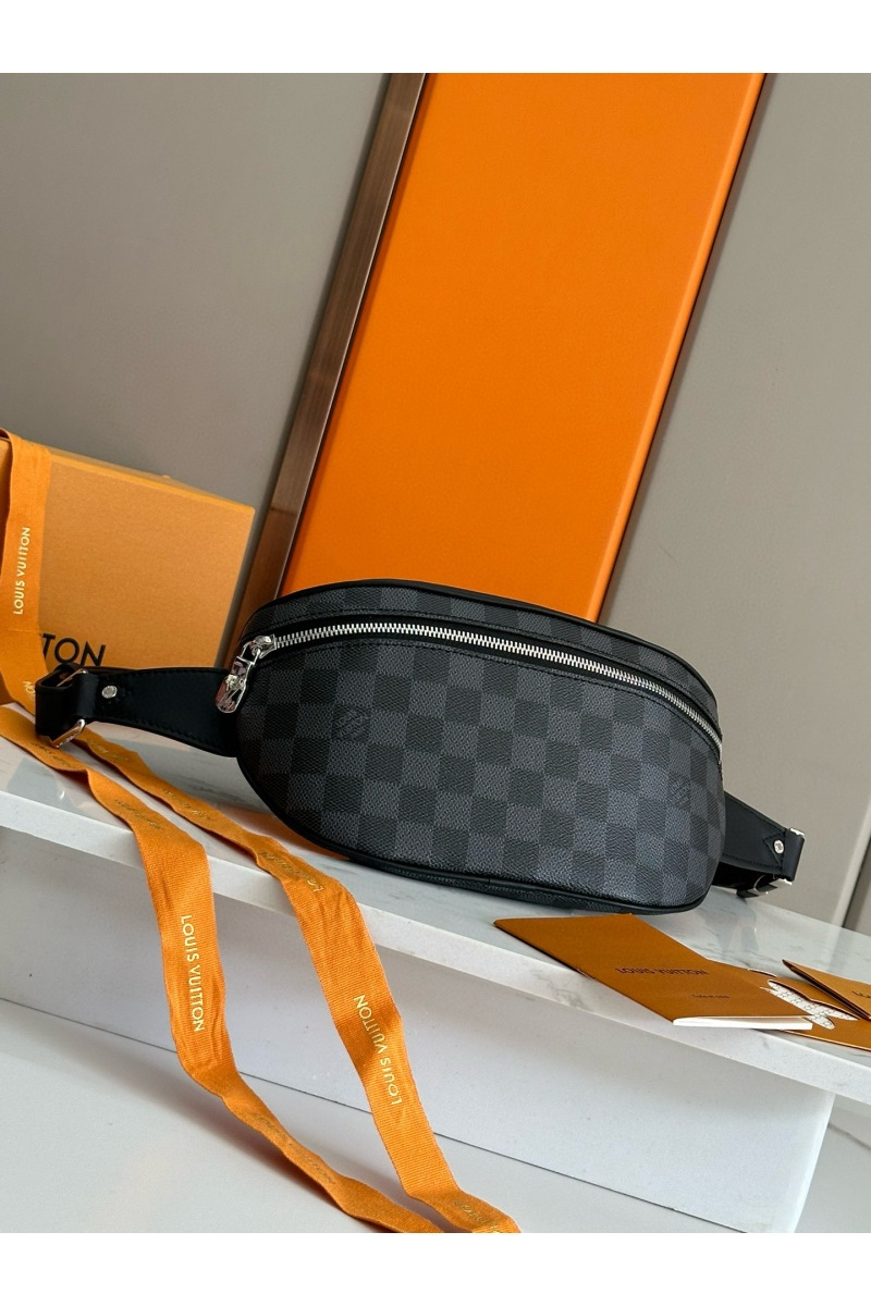 Lоuis Vuittоn Кожаная сумка на пояс Discovery Premium 26x13x7 см