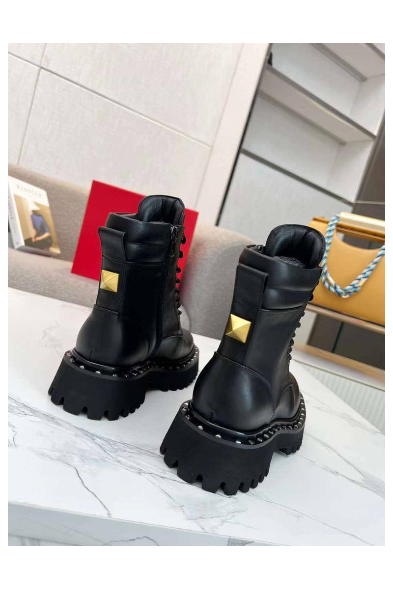 Valentino Женские кожаные ботинки с мехом 