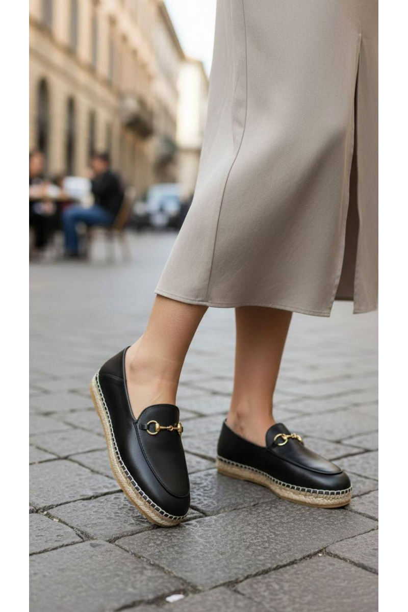 Gucci Женские кожаные лоферы GG Horsebit premium
