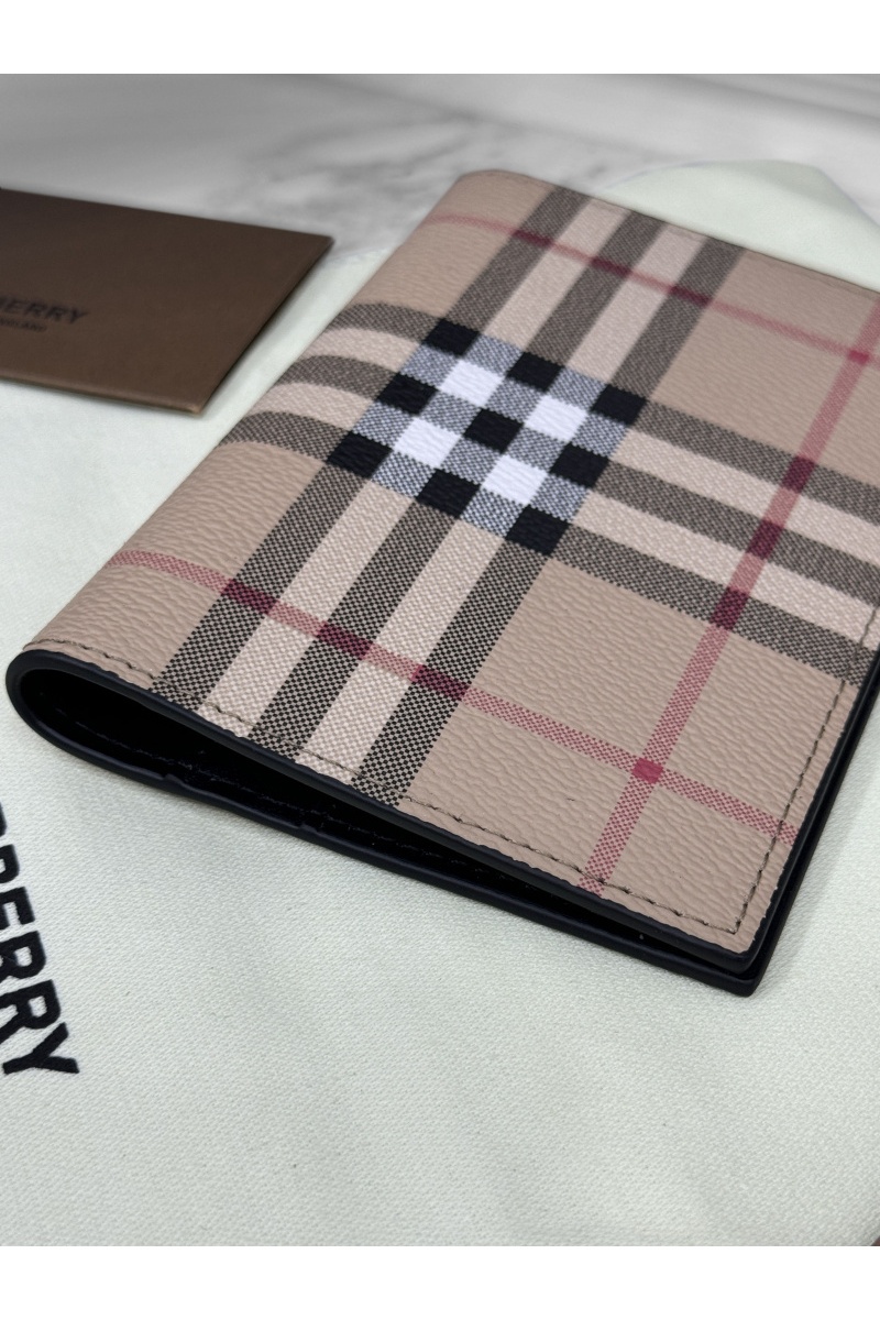 Burberry Кожаная обложка для паспорта Check Premium 14x10x2 см
