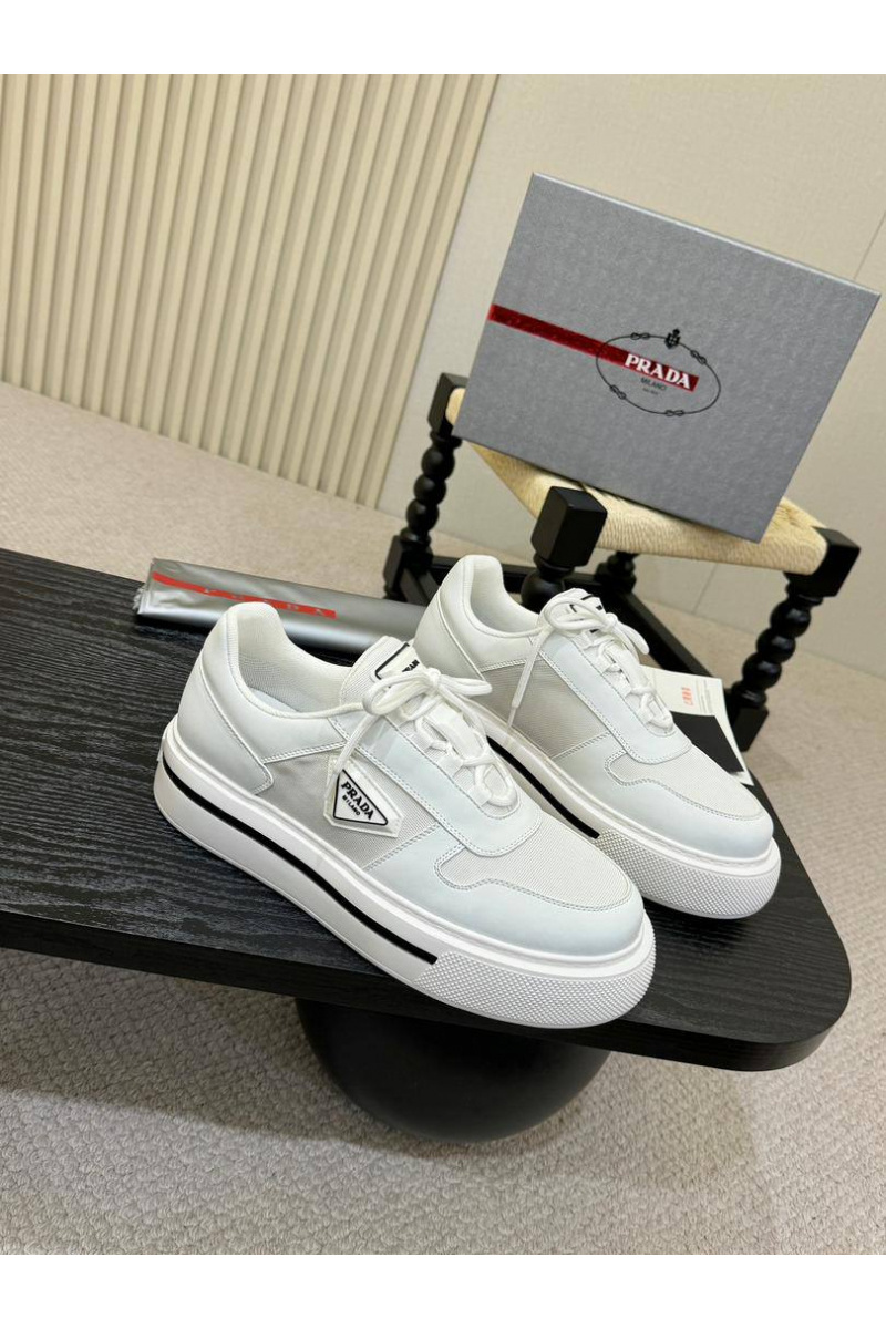 Prada Комбинированные кроссовки logo-plaque - White