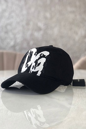 Мужская чёрная бейсболка