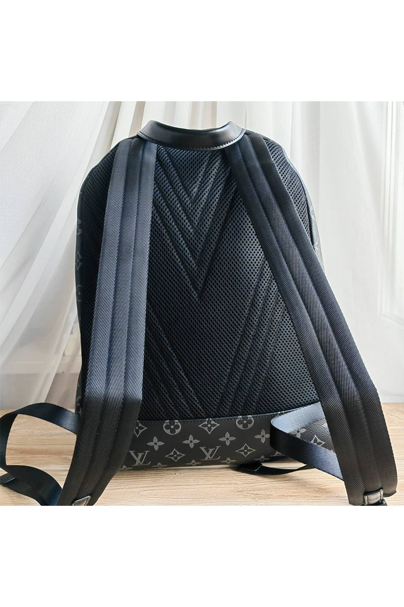 Lоuis Vuittоn Кожаный рюкзак Discovery Monogram Eclipse 40х30 см