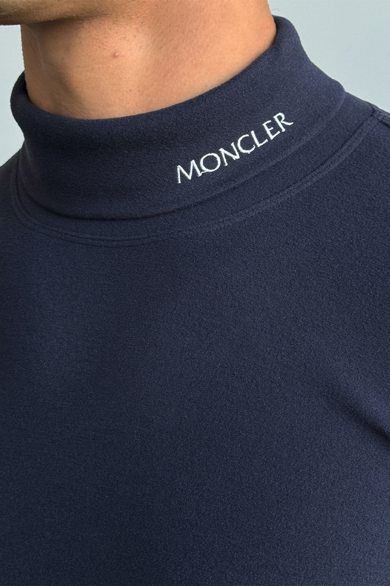 Moncler Утеплённая водолазка тёмно-синего цвета 