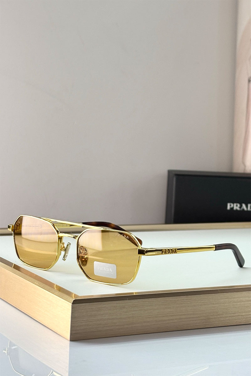 Prada Солнцезащитные очки 