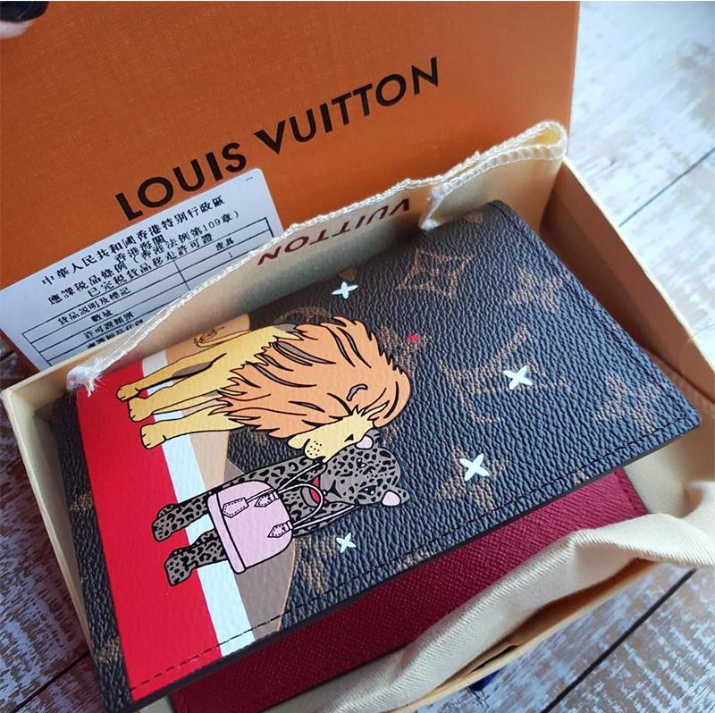 Lоuis Vuittоn Кожаная обложка на паспорт Monogram 10х14 см