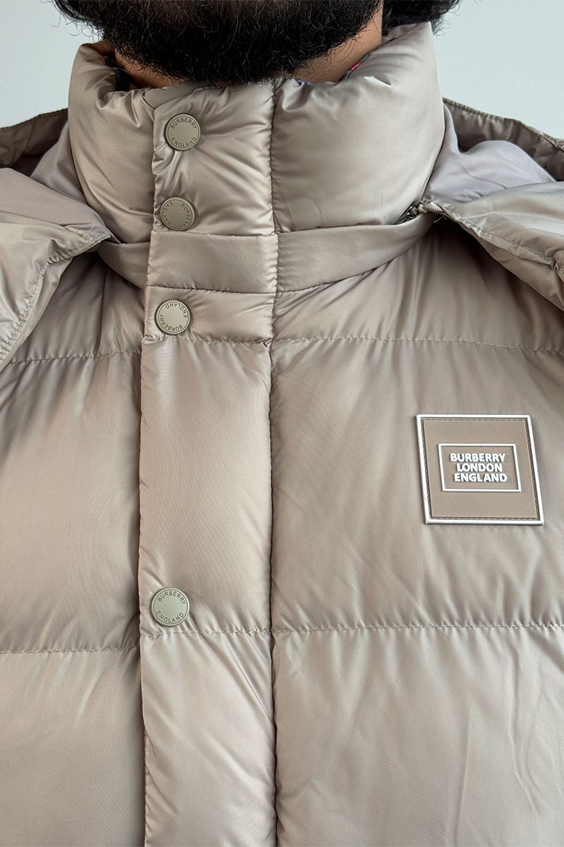 Burberry Светло-бежевый жилет logo-patch