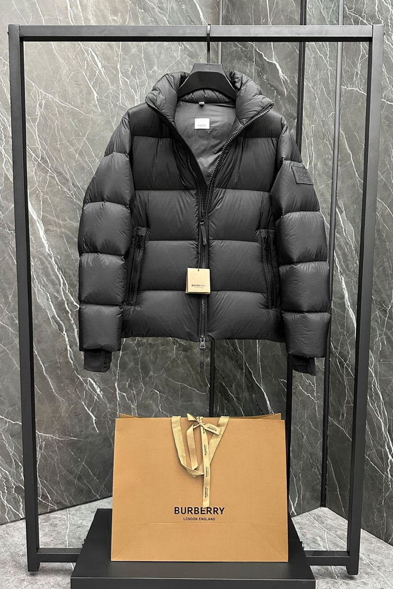 Burberry Мужской чёрный пуховик logo-patch