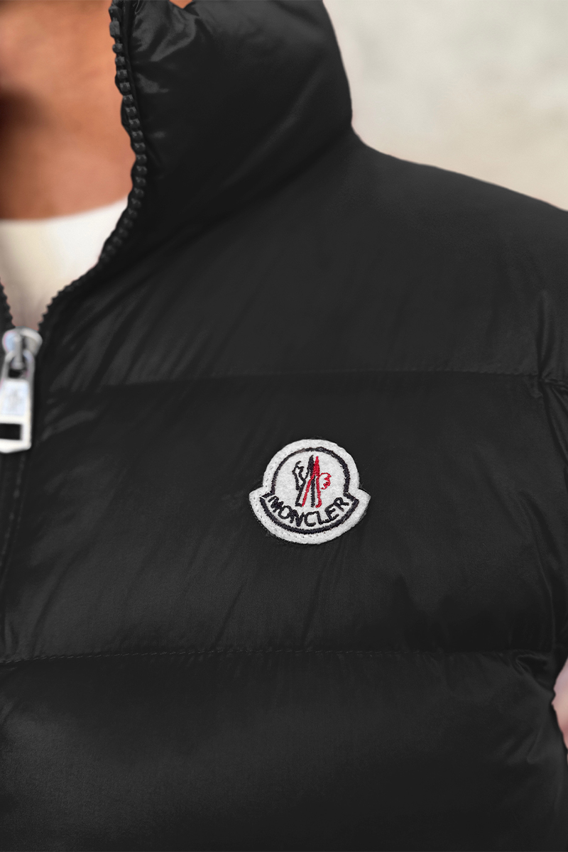 Moncler Мужской жилет чёрного цвета
