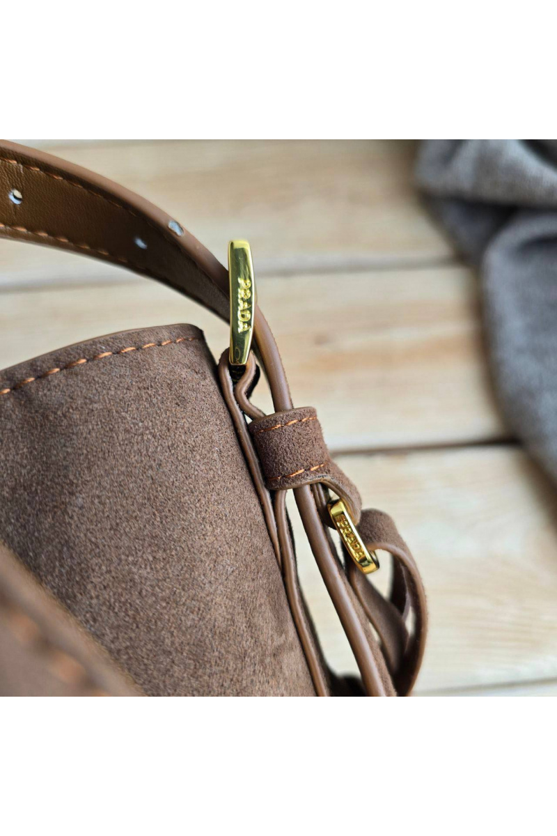Prada Замшевая сумка Bucket 24x22 см - Brown