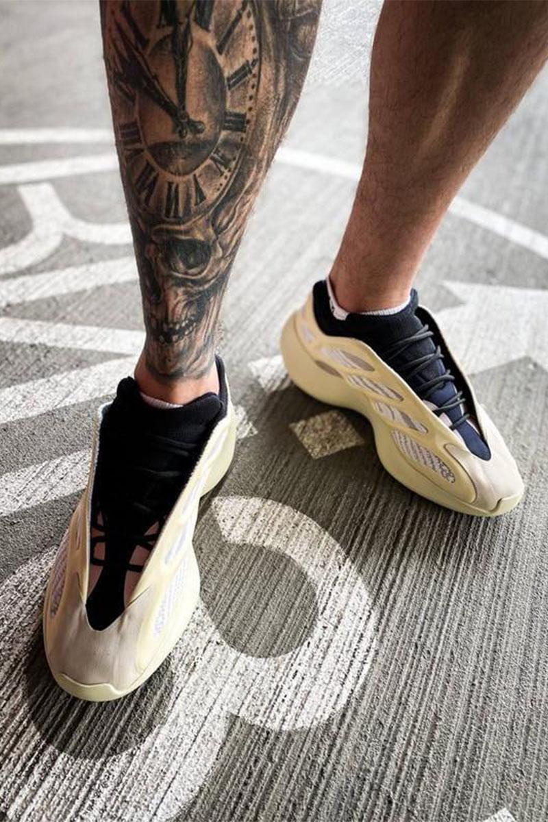 Adidas Кроссовки Yeezy Boost 700 V3 "Azael"
