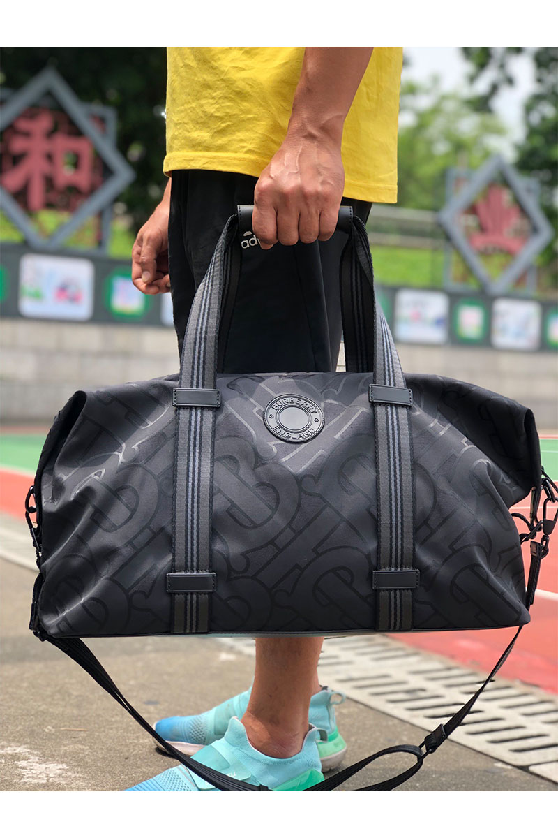 Burberry Нейлоновая дорожная сумка  Premium 50x29x19 см