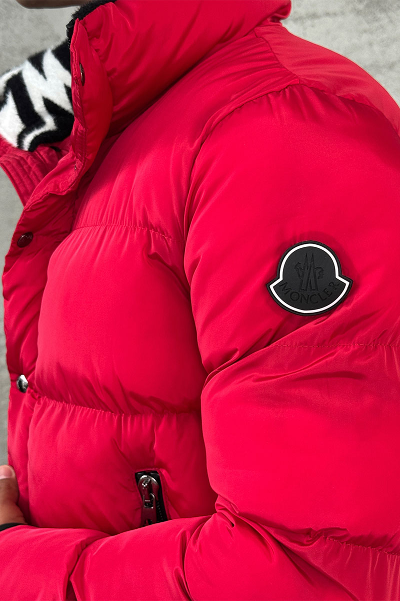 Moncler Куртка красного цвета logo-patch