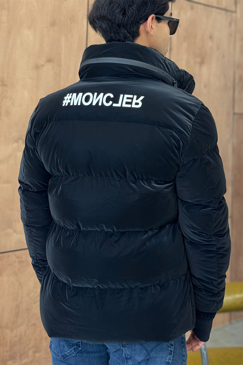 Moncler Мужская утеплённая куртка чёрного цвета
