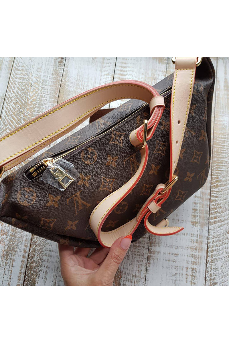 Lоuis Vuittоn Кожаная сумка на пояс Bumbag Monogram 28x14 см