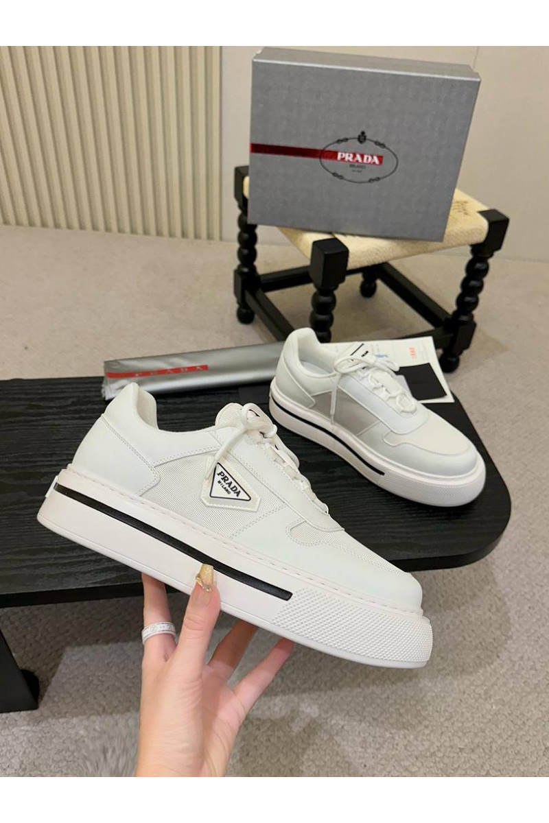 Prada Комбинированные кроссовки logo-plaque - White