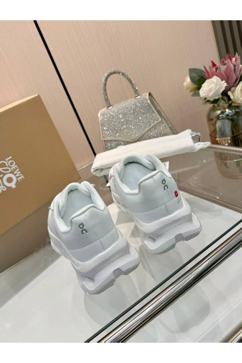 Designer Clothing Женские кроссовки On Cloudtilt premium