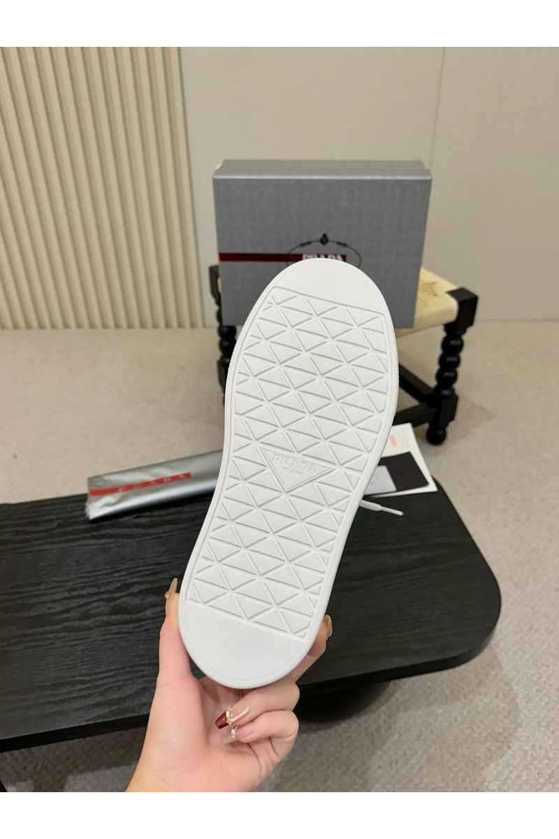 Prada Комбинированные кроссовки logo-plaque - White