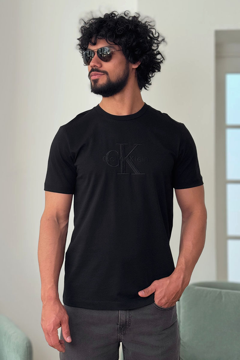 Calvin Klein Футболка чёрного цвета embroidered-logo