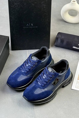 Кроссовки синего цвета 