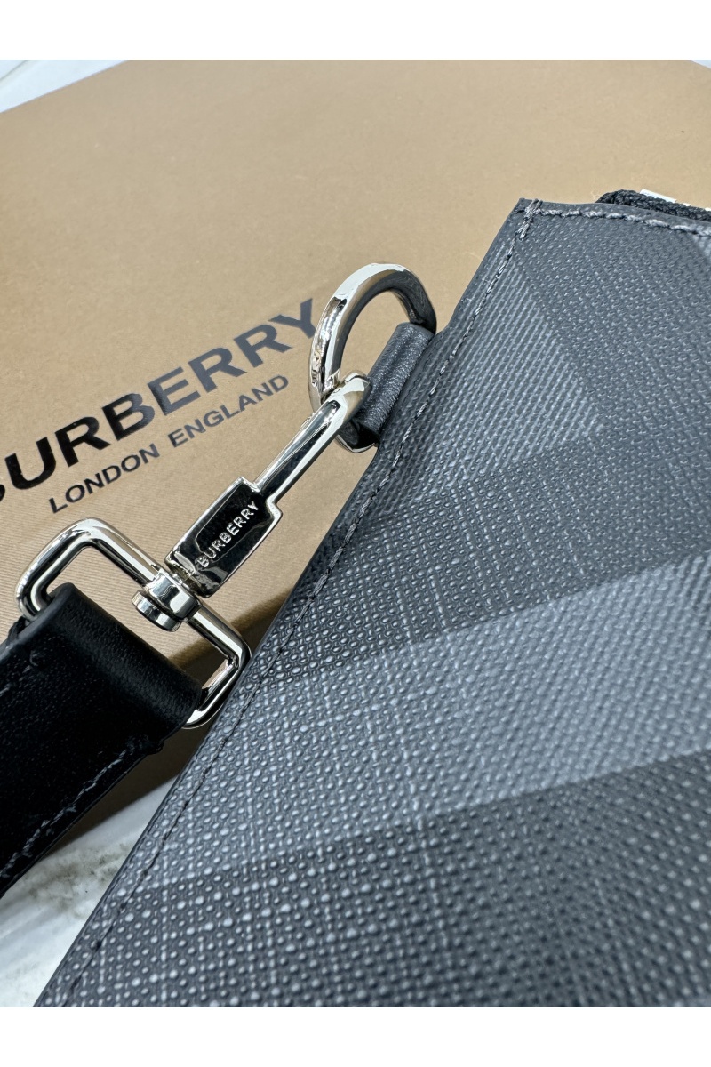 Burberry Чёрный клатч Premium 30x20x1.5 см