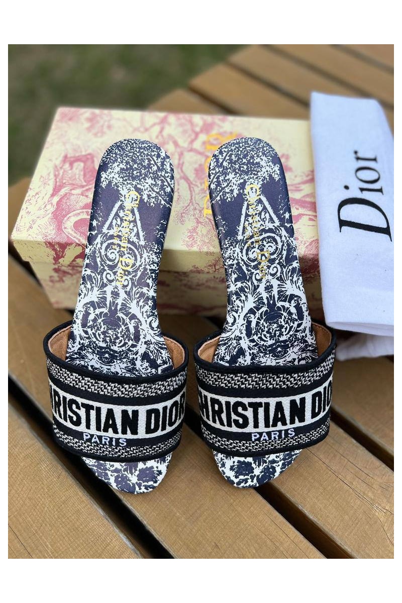 Dior Женские шлепанцы Dway Slide Embroidered Cotton
