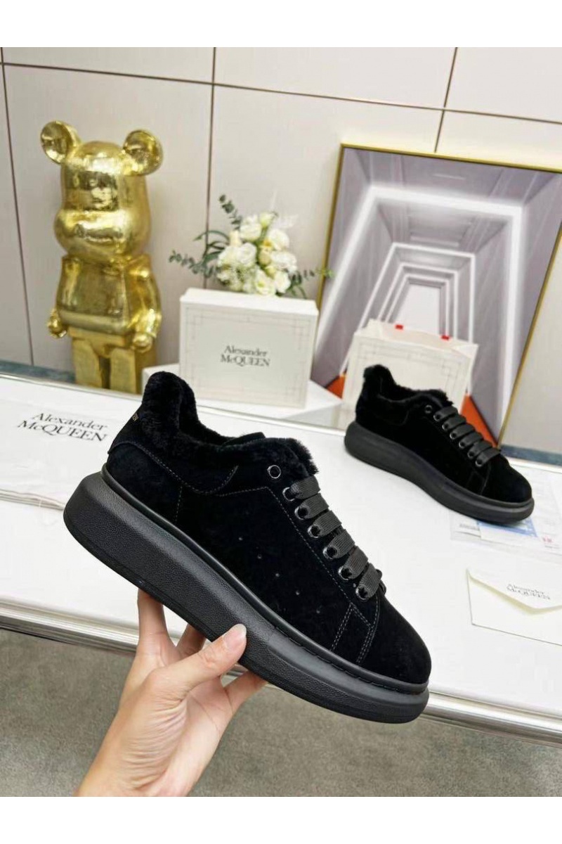 Alexander McQueen Замшевые кроссовки с мехом 