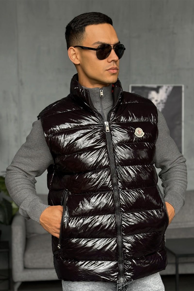 Moncler Мужская безрукавка чёрного цвета logo-patch