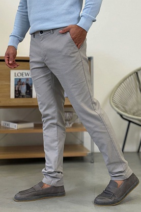 Мужские брюки светло-серого цвета