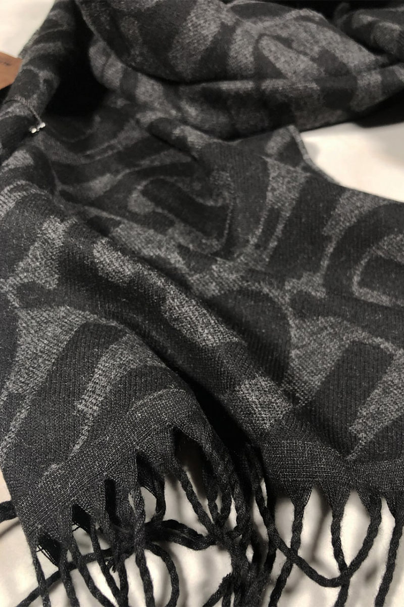 Burberry Брендовый чёрный шарф с логотипом 185x35 см