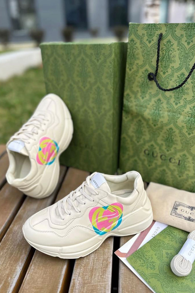 Gucci Женские кожаные кроссовки Rhyton Heart - Beige