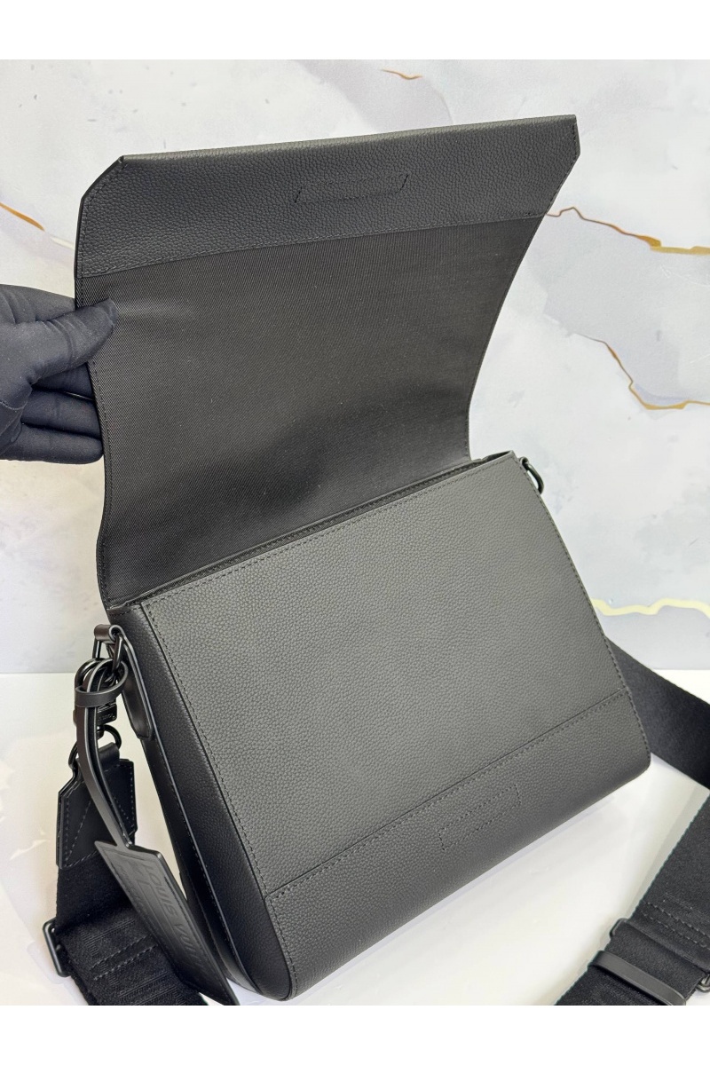 Lоuis Vuittоn Кожаная сумка Takeoff Messenger premium 28x23x10 см