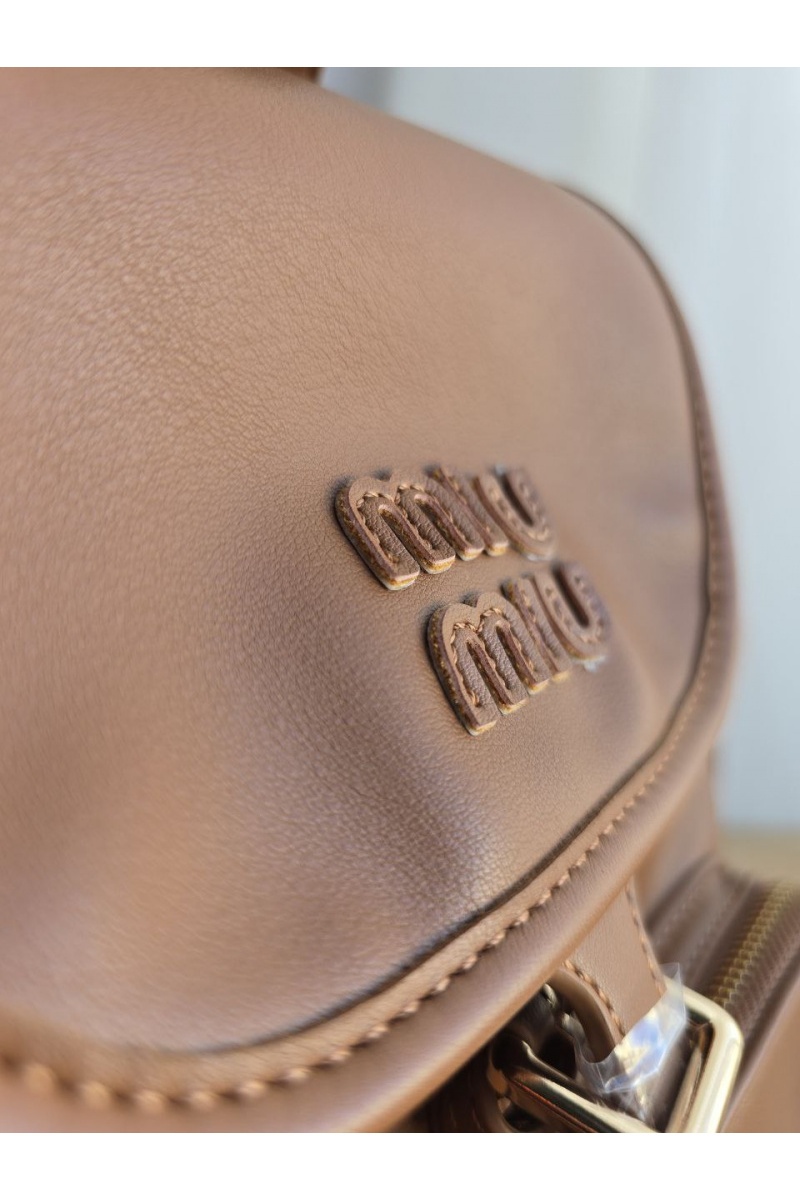 MIU MIU Кожаный рюкзак 30x25 см - Brown