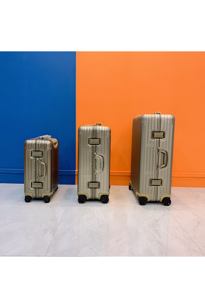 Rimowa Чемодан  Aluminum S Premium 54x36x23 см