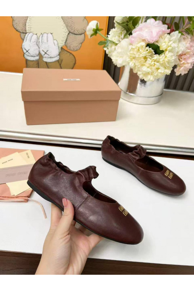MIU MIU Женские кожаные балетки с круглым мысом 