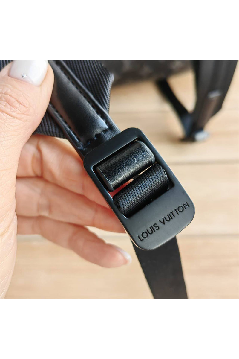 Lоuis Vuittоn Кожаный рюкзак Discovery Monogram Eclipse 40х30 см