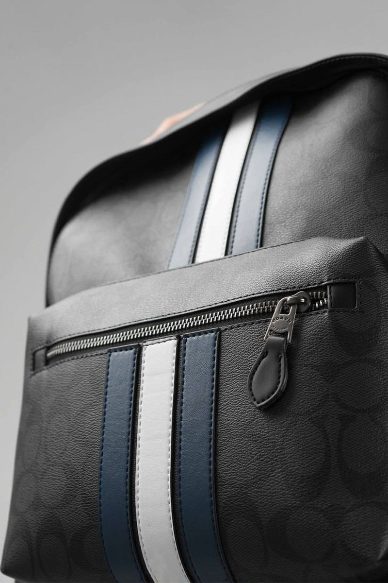 Coach Кожаный рюкзак Coach monogram 39x30 см