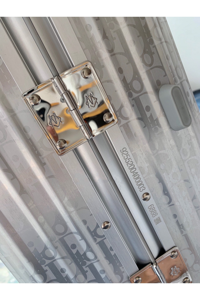 Rimowa Чемодан Aluminum M Premium 67x42x27 см