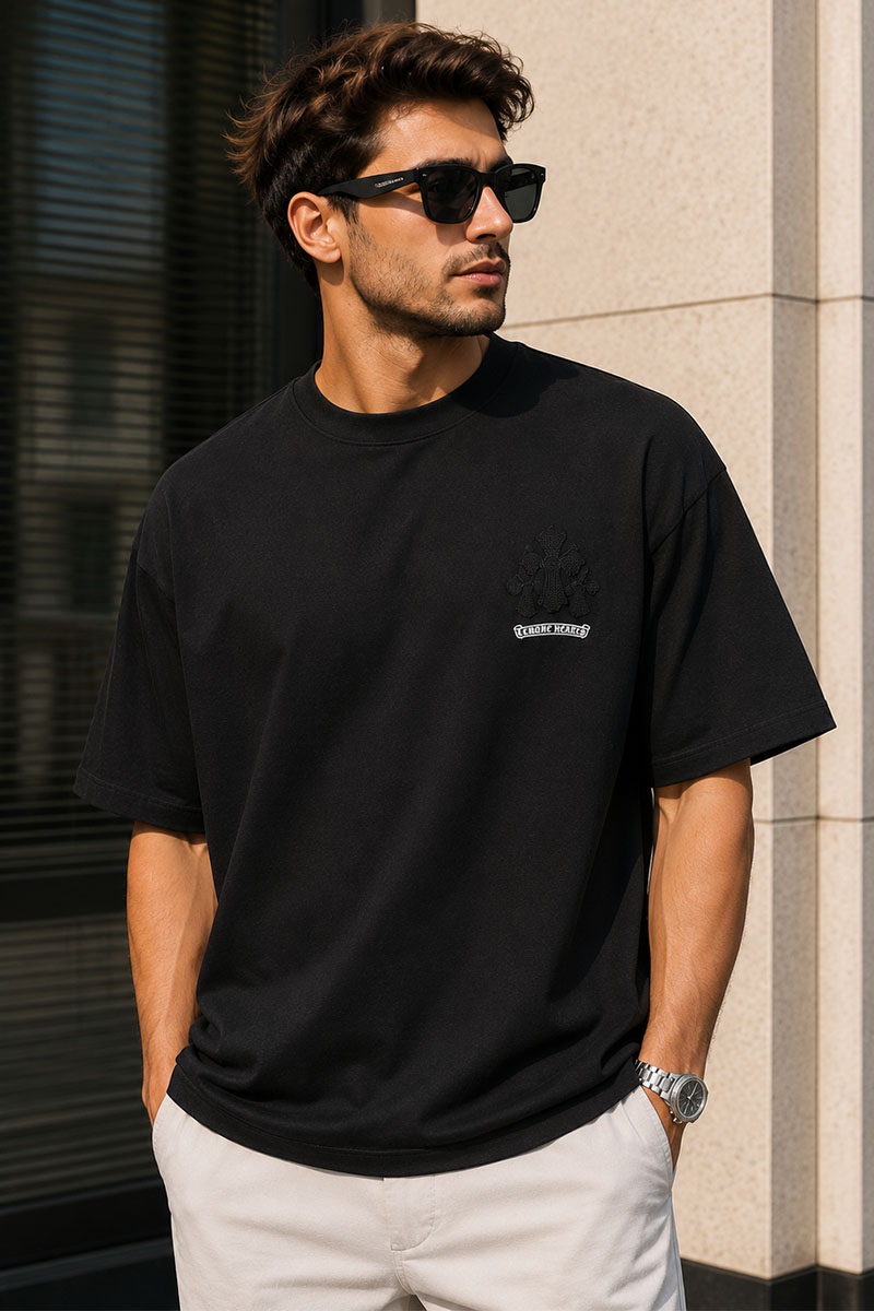 Designer Clothing Чёрная оверсайз футболка Gothic logo