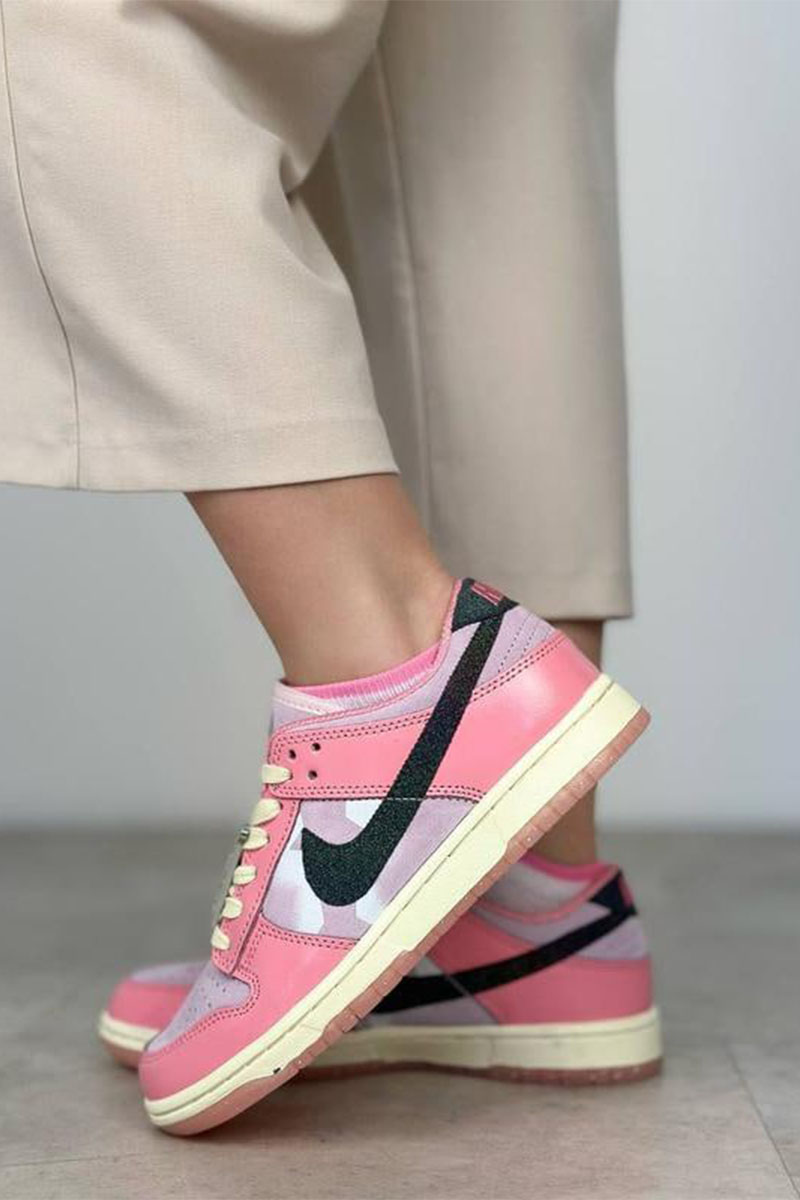 Nike Кроссовки SB Dunk Low "Barbie"