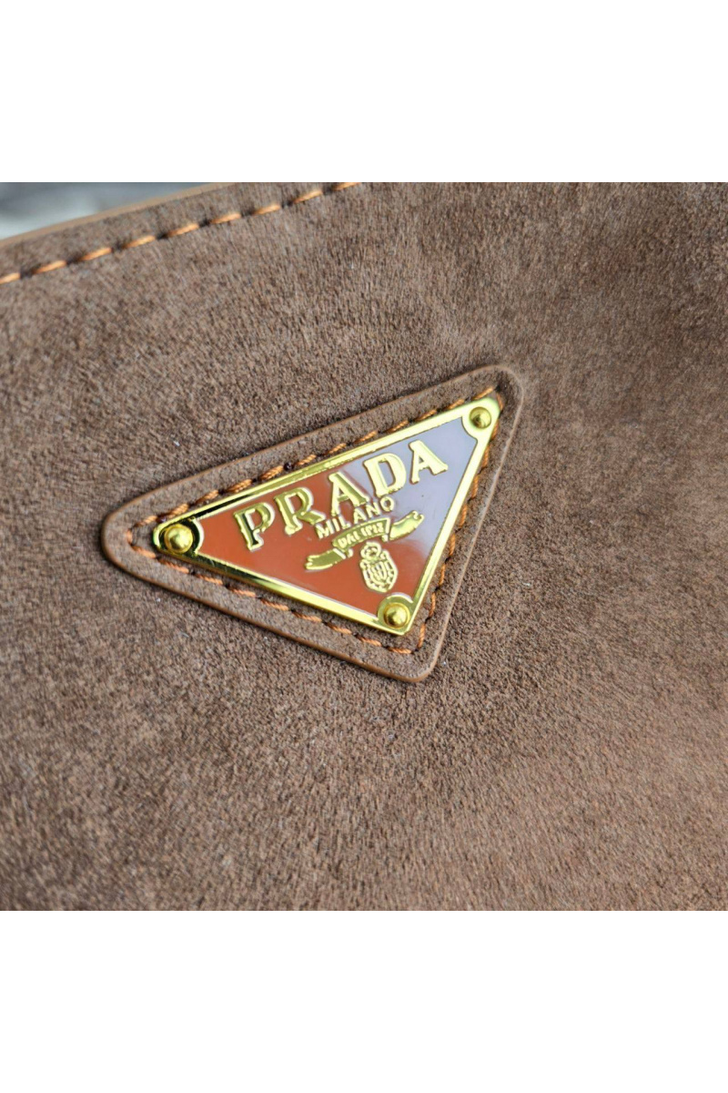Prada Замшевая сумка Bucket 24x22 см - Brown