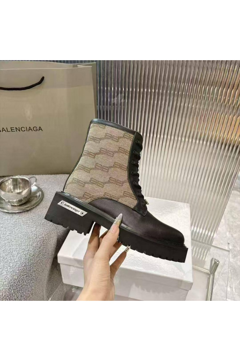 Balenciaga Женские кожаные ботинки чёрного цвета