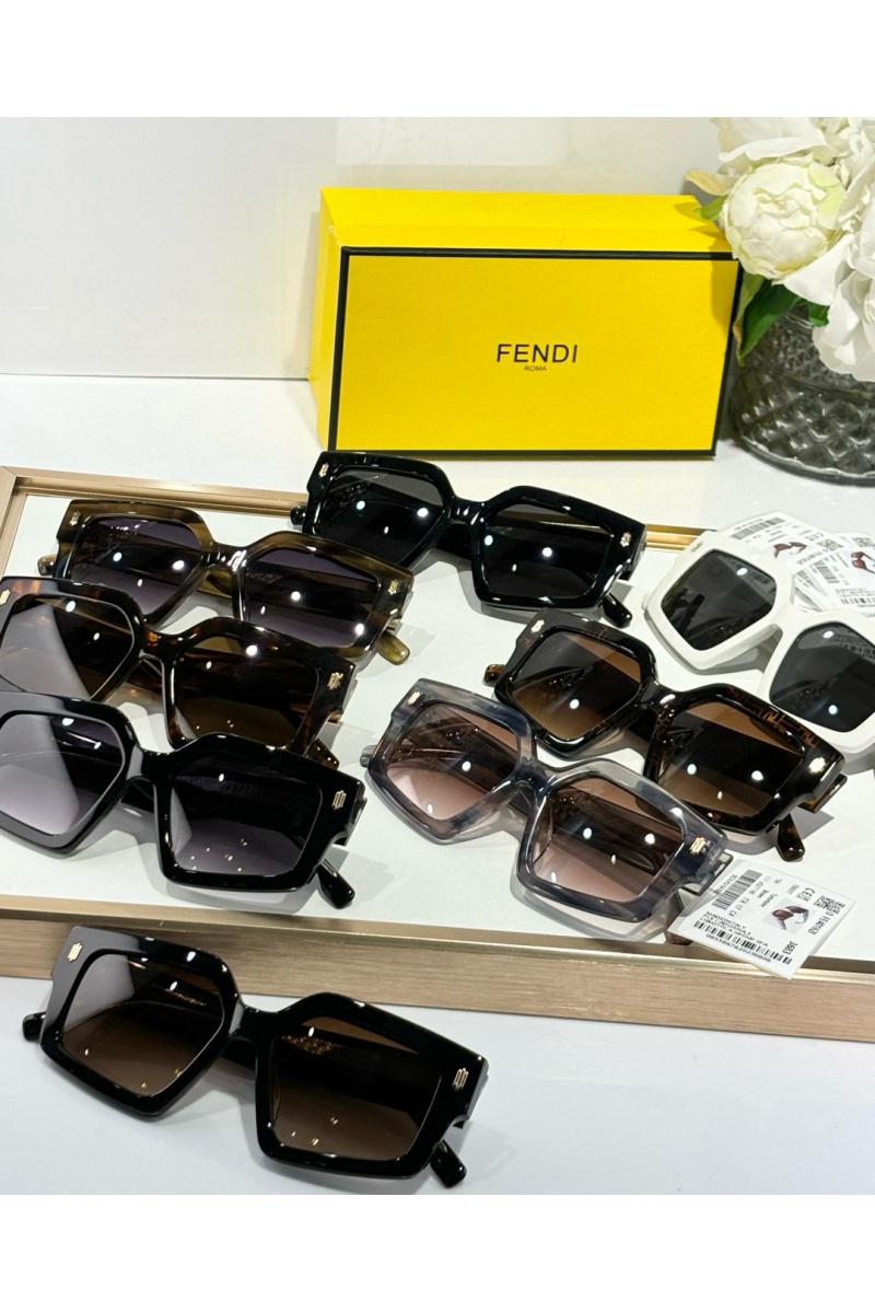 Fendi Солнцезащитные очки 