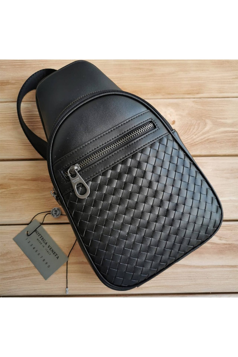 Bottega Veneta Кожаная чёрная сумка 28x18 см