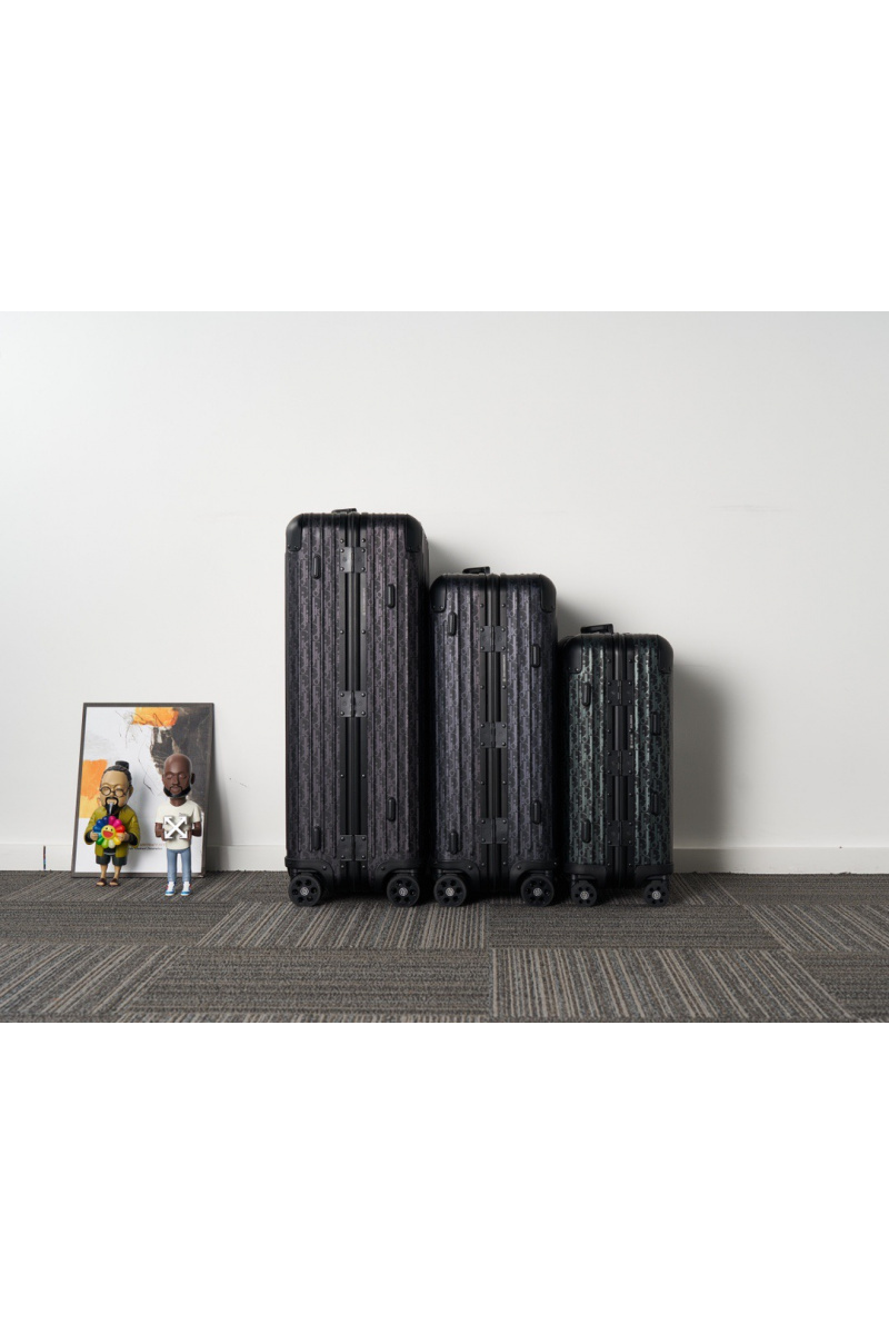 Rimowa Чемодан Aluminum M Premium 67x42x27 см