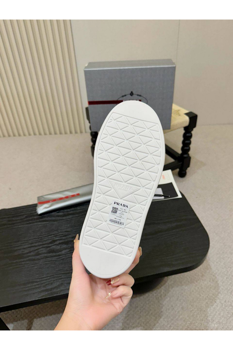 Prada Комбинированные кроссовки logo-plaque - Grey